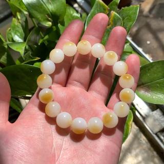 和田玉手串这样戴才更有韵味